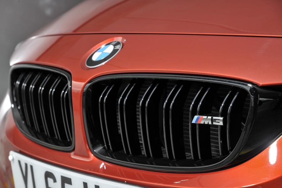 Детали экстерьера BMW M3 Competition Package 2016 года  (UK) (фото 1 из 25)